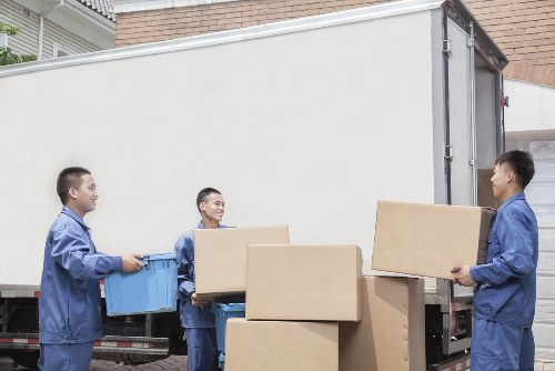 Transport service for flat moves and collections in Lambeth
