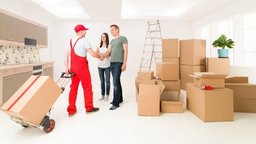 Packing and boxes in Lambeth for safe home moves